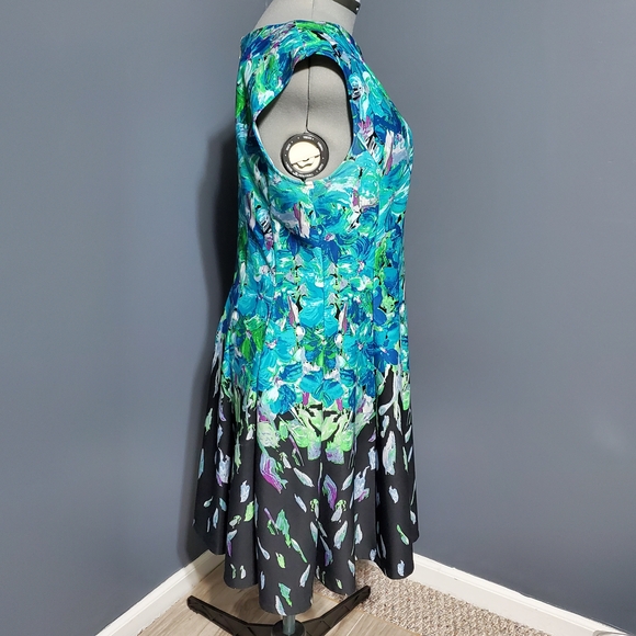 Dress Barn Fit and Flare Green and Blue Floral Print Stretch Women's Size 16 - Picture 4 of 6